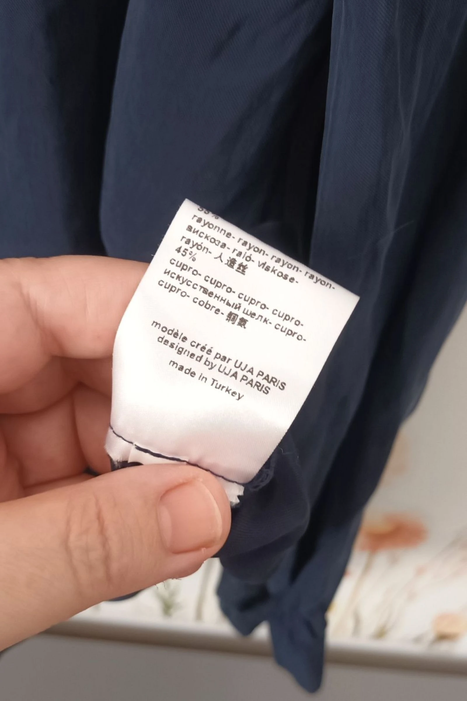 Zwarte kanten blouse met holografische pailletten iriserend – photo 5